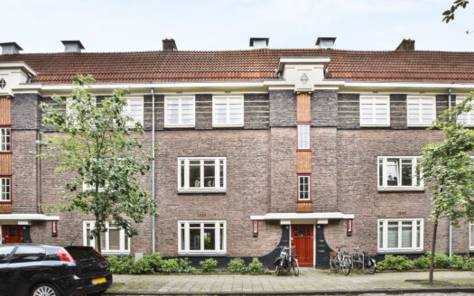Apartment with ocean view